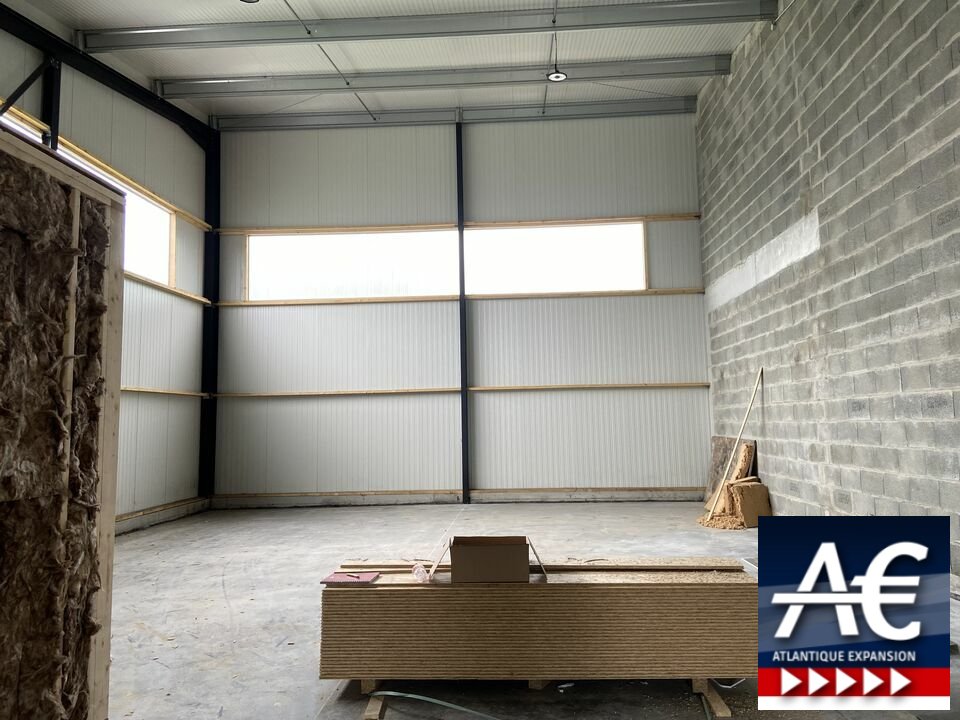 Local industriel  - 200m² - ST LEGER DES BOIS