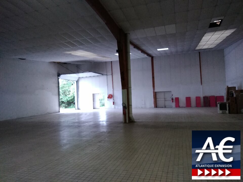 Local industriel  - 1 600m² - PORNIC