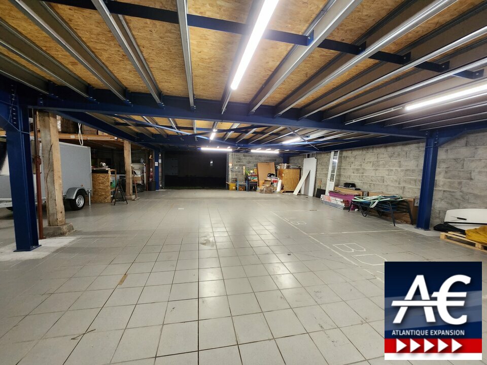 Local industriel  - 448m² - CHAUVE