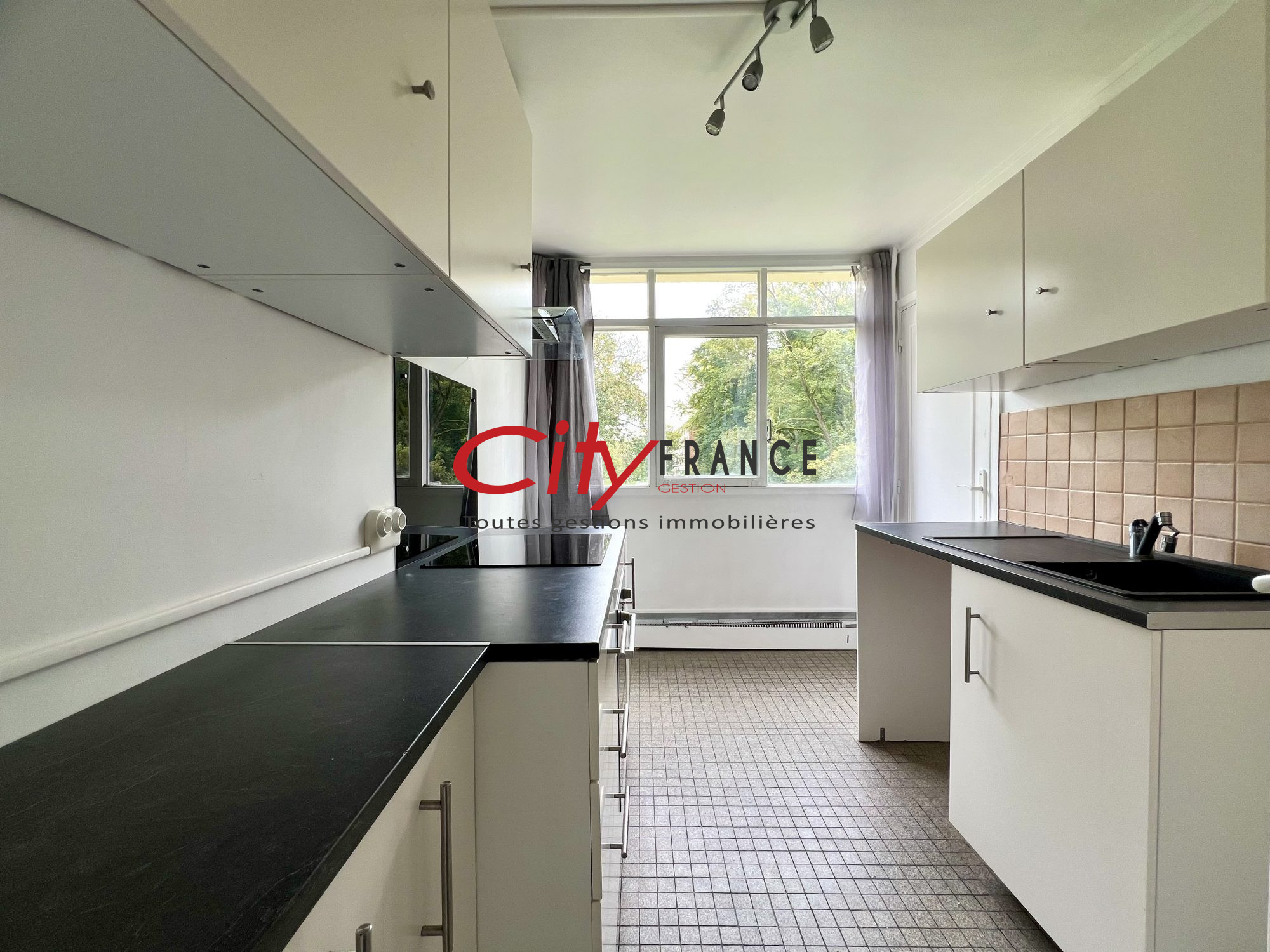 Appartement 3 pièces - 66m² - VERNEUIL SUR SEINE