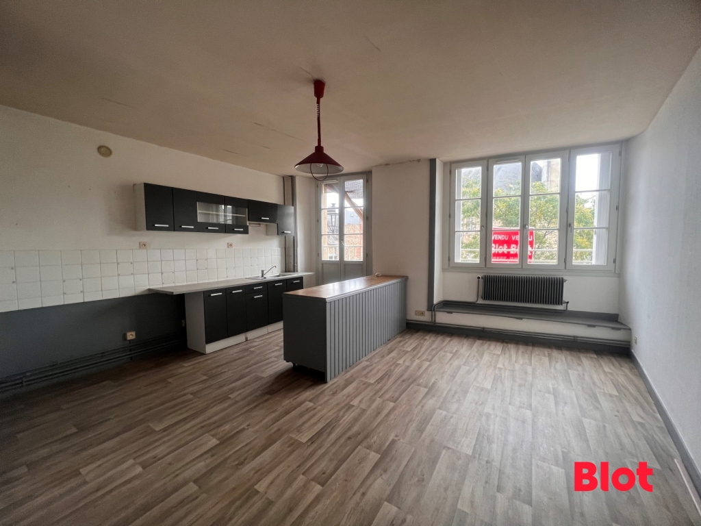 Appartement 3 pièces - 86m² - FOUGERES