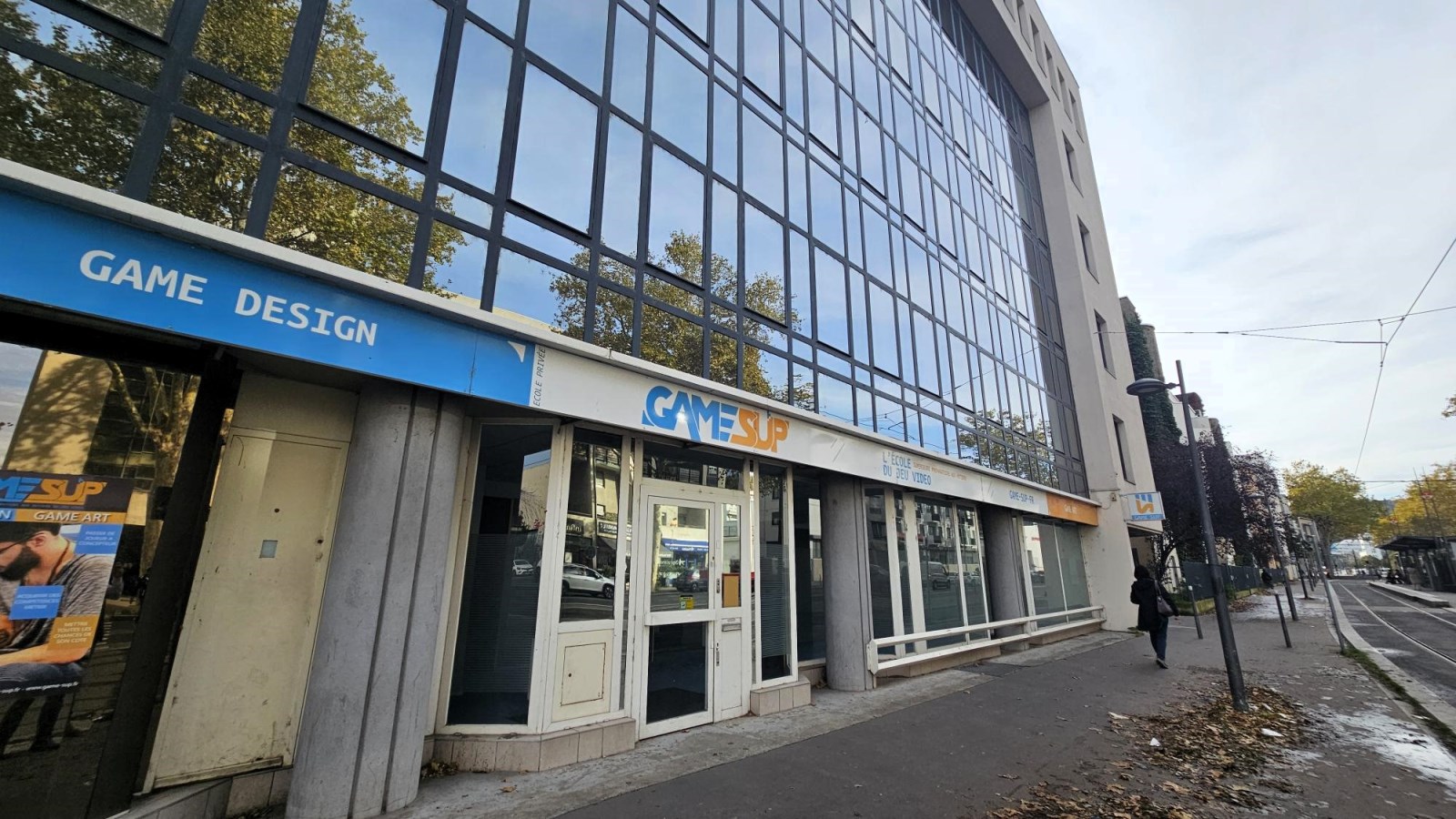 Local Professionnel  - 171m² - LYON  - 7ème