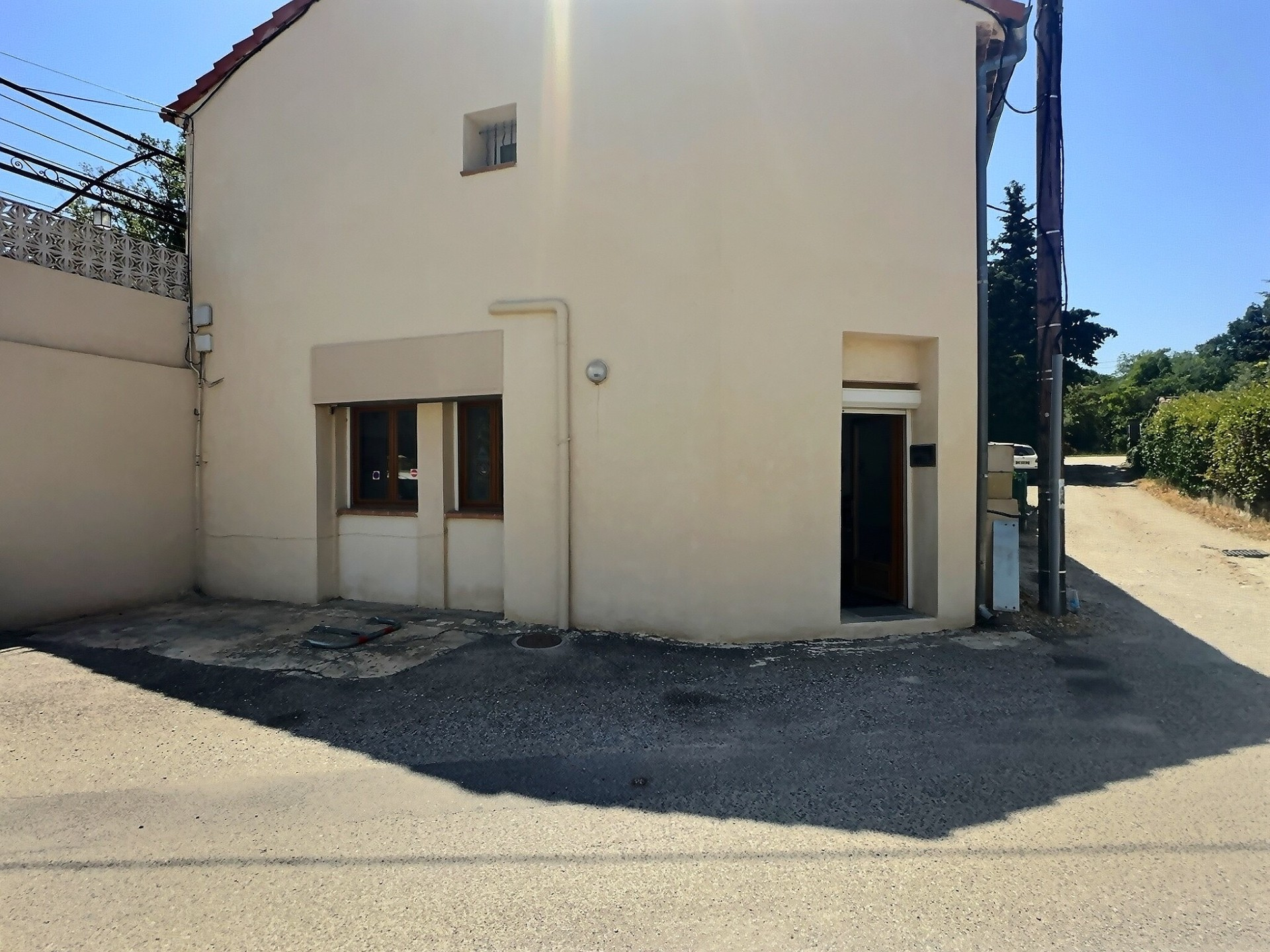 Local Professionnel  - 60m² - GREASQUE