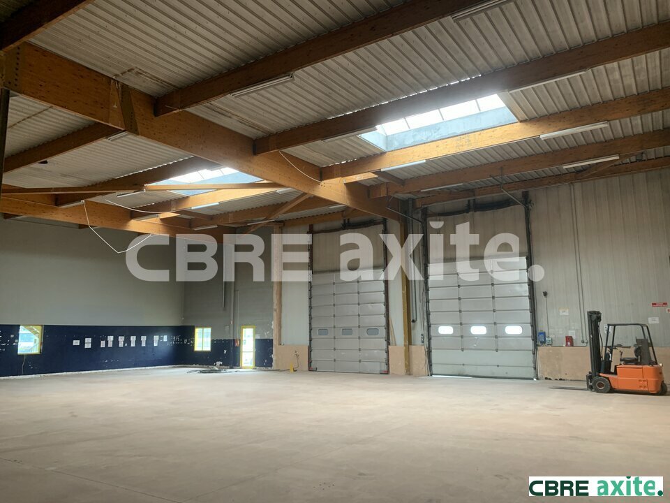 Local industriel  - 698m² - LA VERPILLIERE