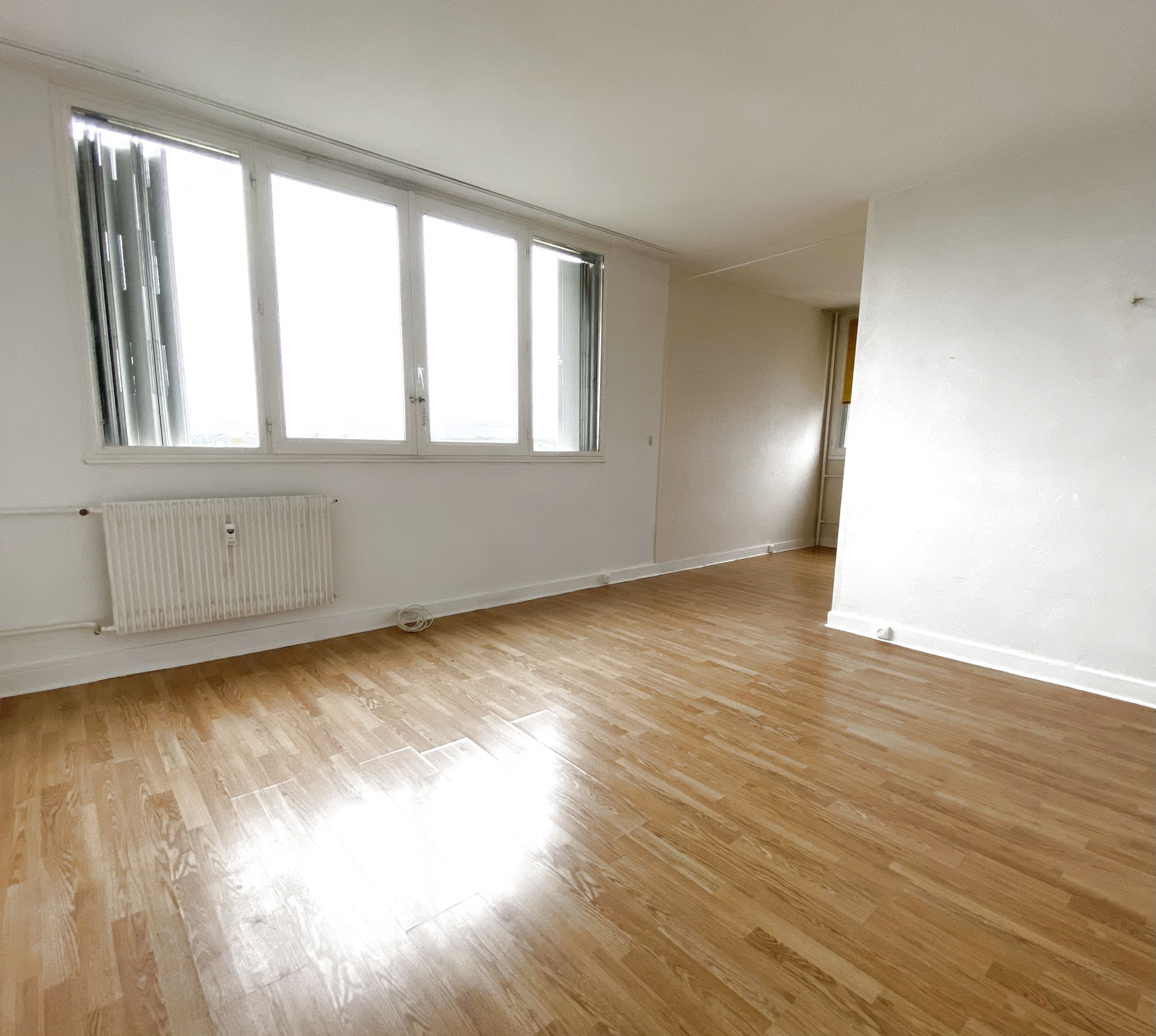 Appartement 2 pièces - 56m² - LE PLESSIS TREVISE