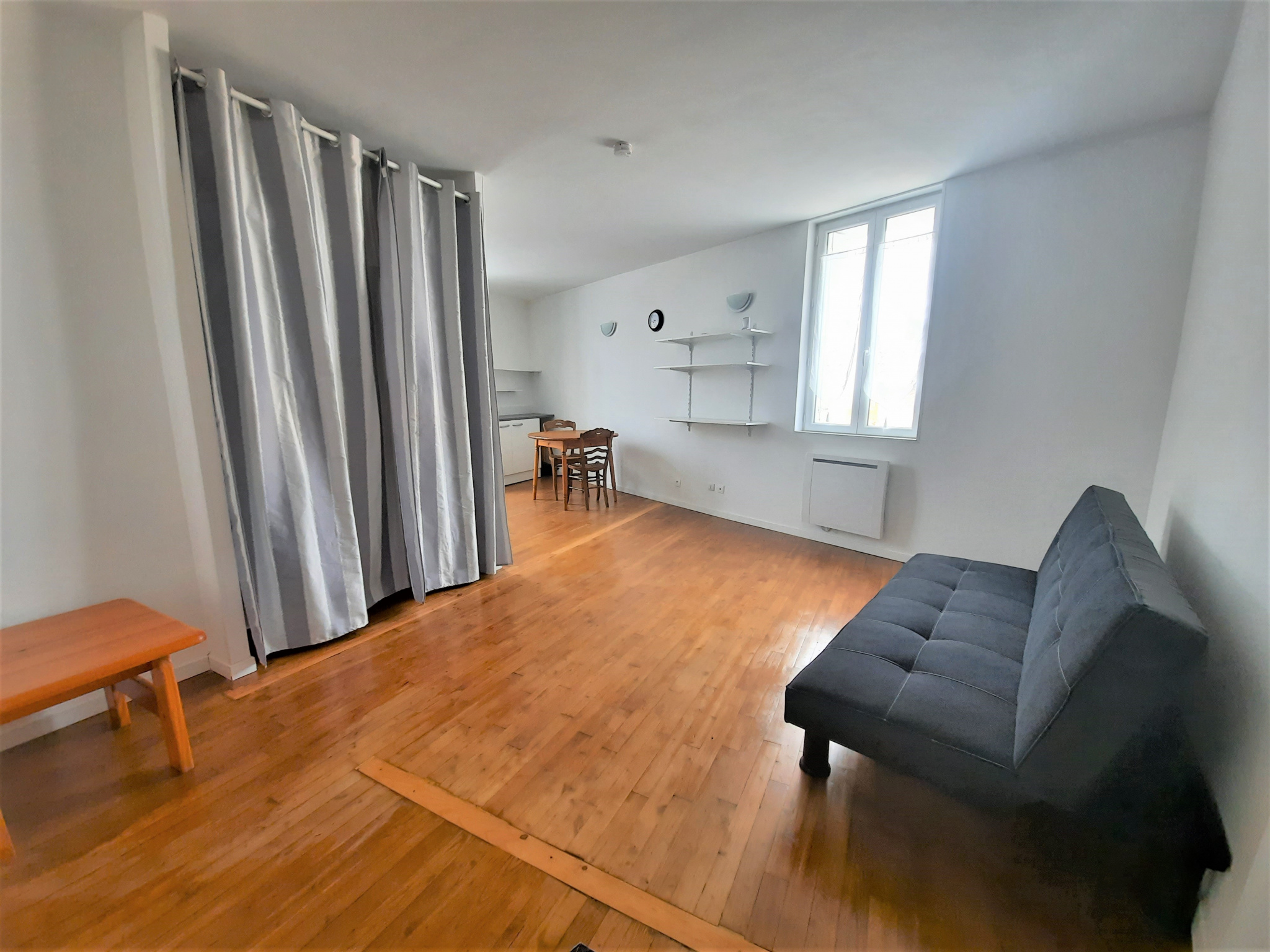 Appartement 1 pièce - 29m² - LUSIGNAN