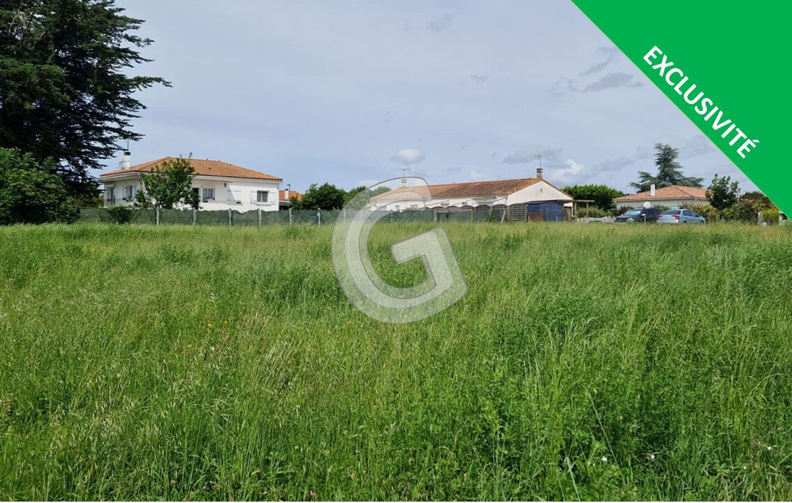 Terrain  - 738m²