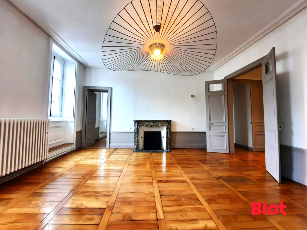 Appartement 6 pièces - 153m² - RENNES