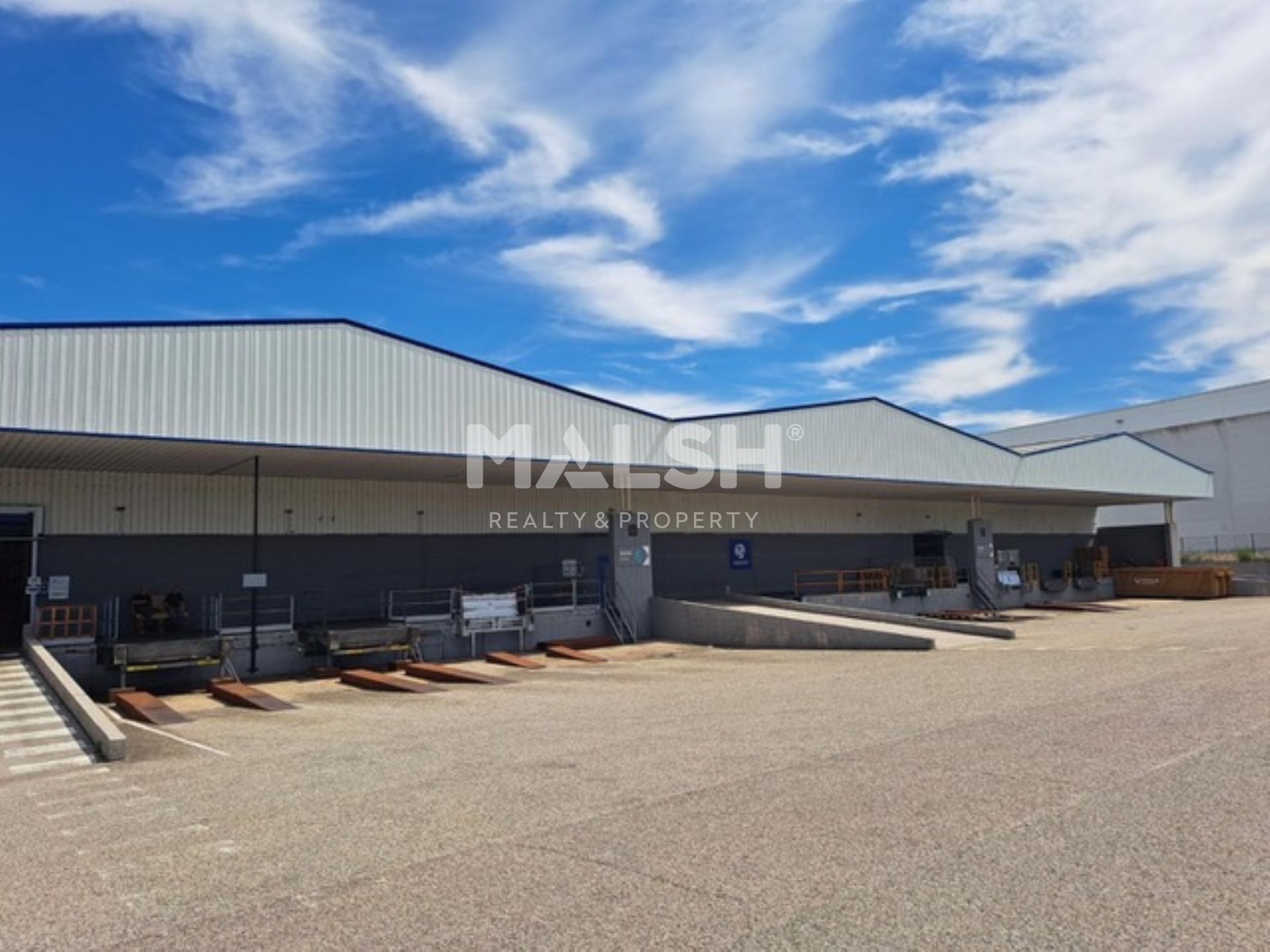 Local industriel  - 2 000m²