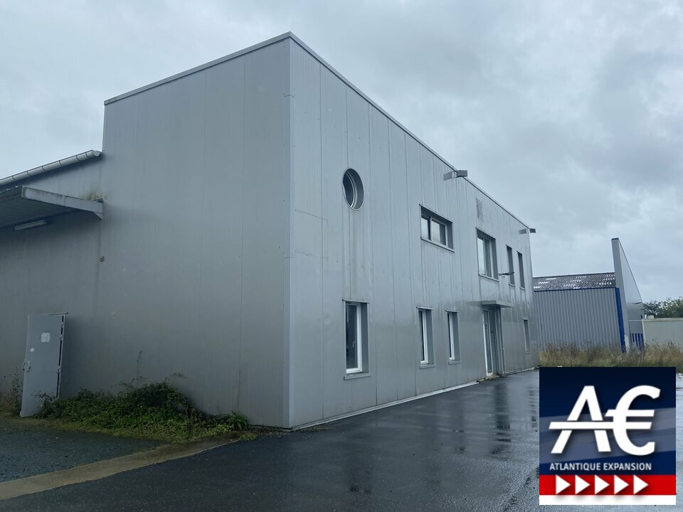 Local industriel  - 370m² - MESANGER