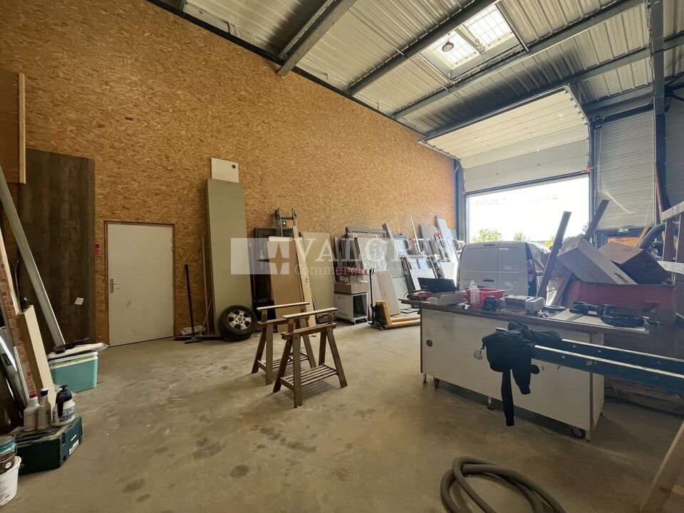 Local industriel  - 325m² - TERNAY