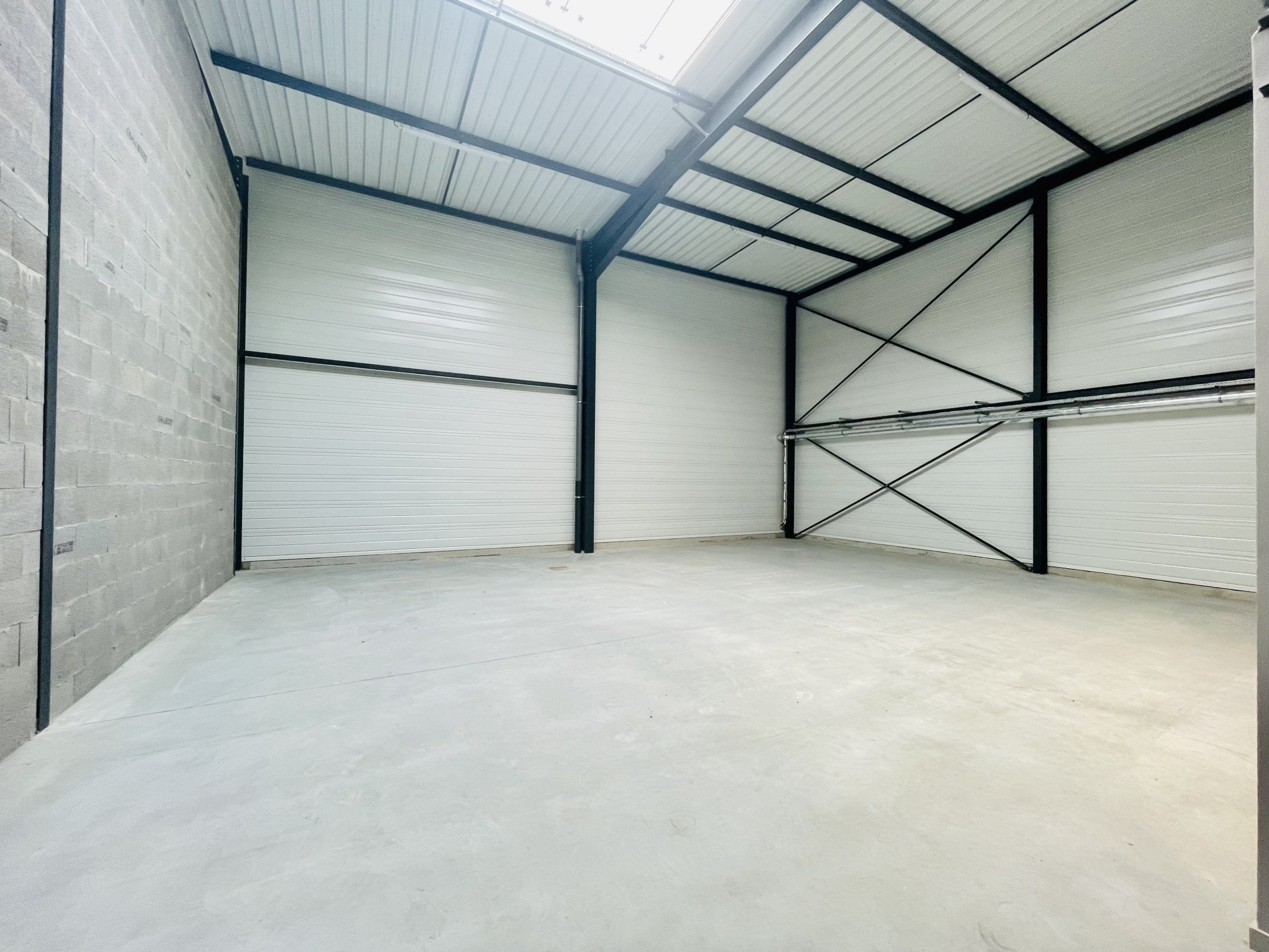 Local industriel  - 621m² - GENAY