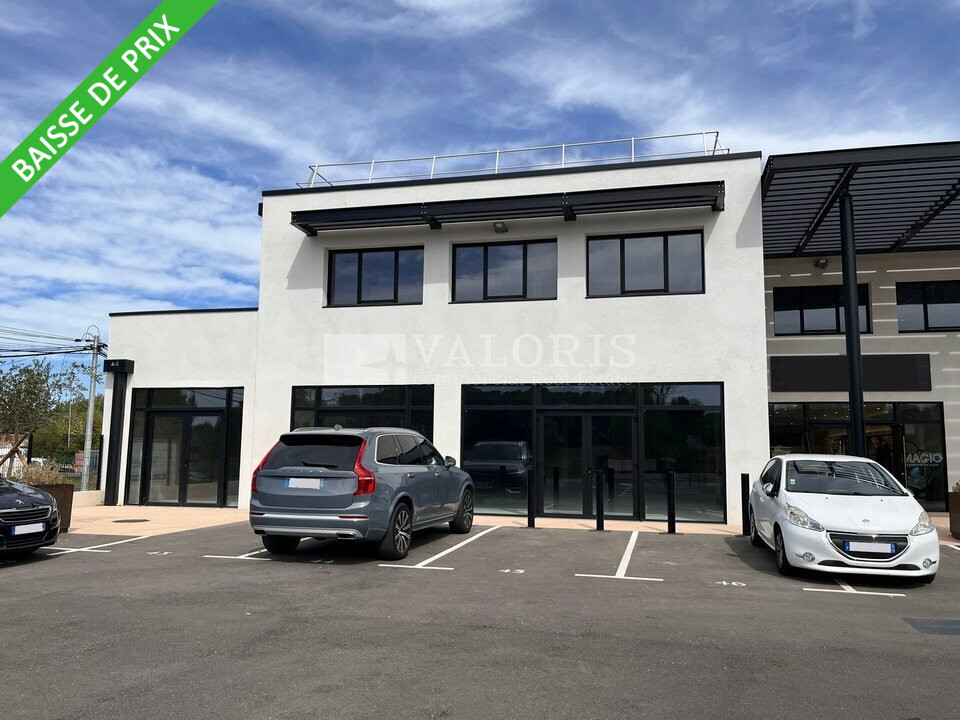 Local Professionnel  - 831m² - EGUILLES