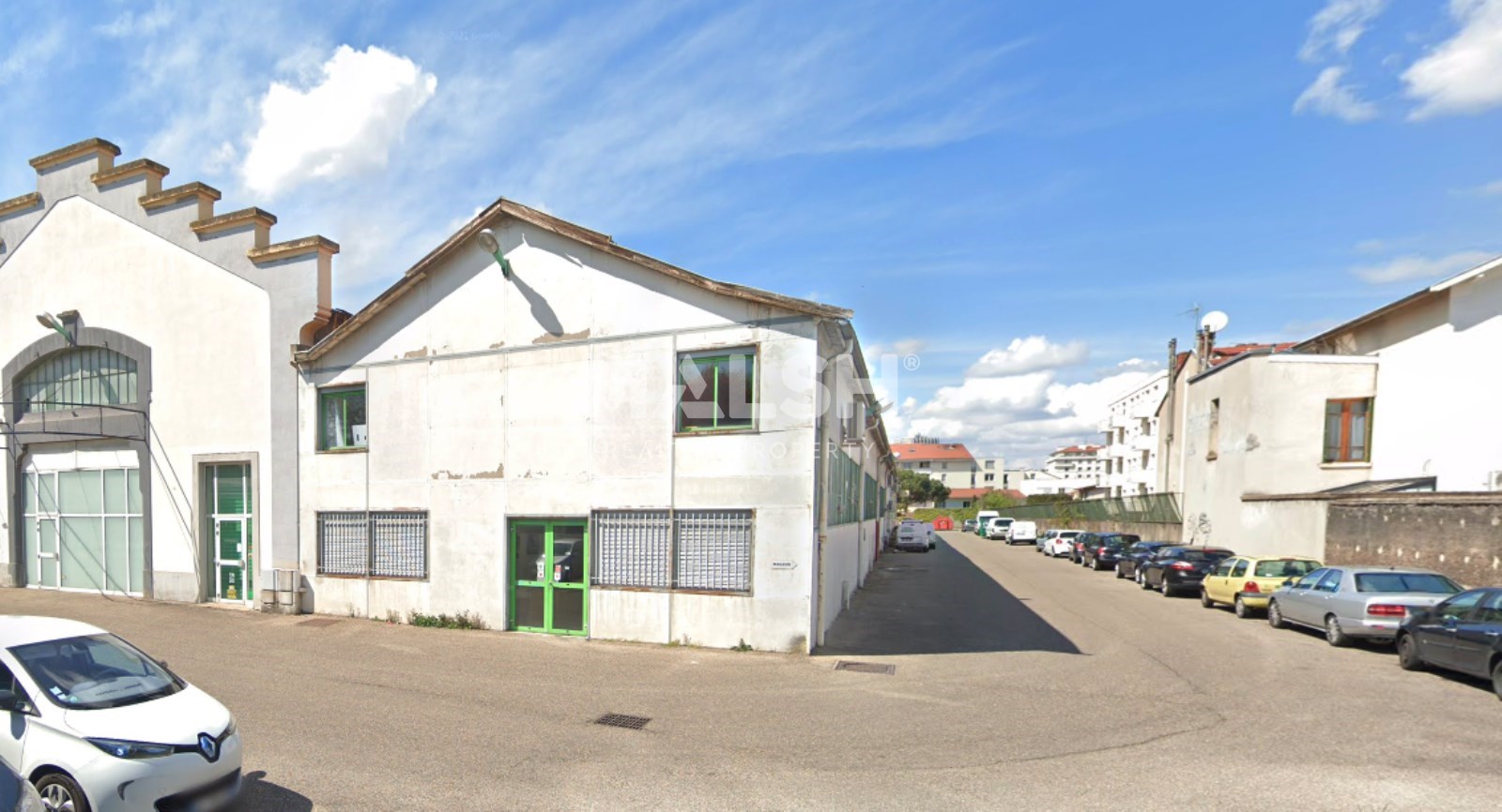 Local industriel  - 523m²