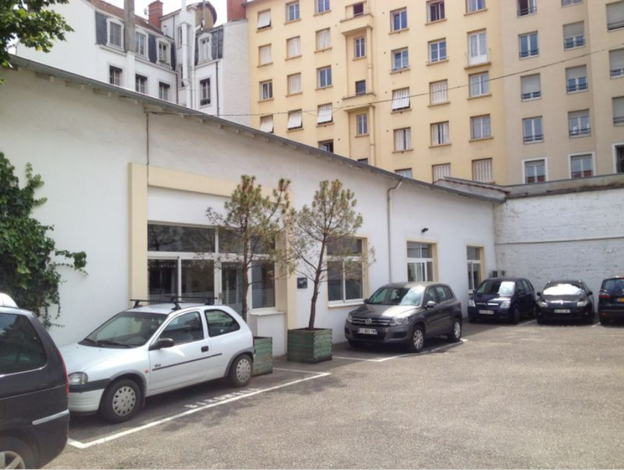 Local Professionnel  - 140m² - LYON  - 6ème