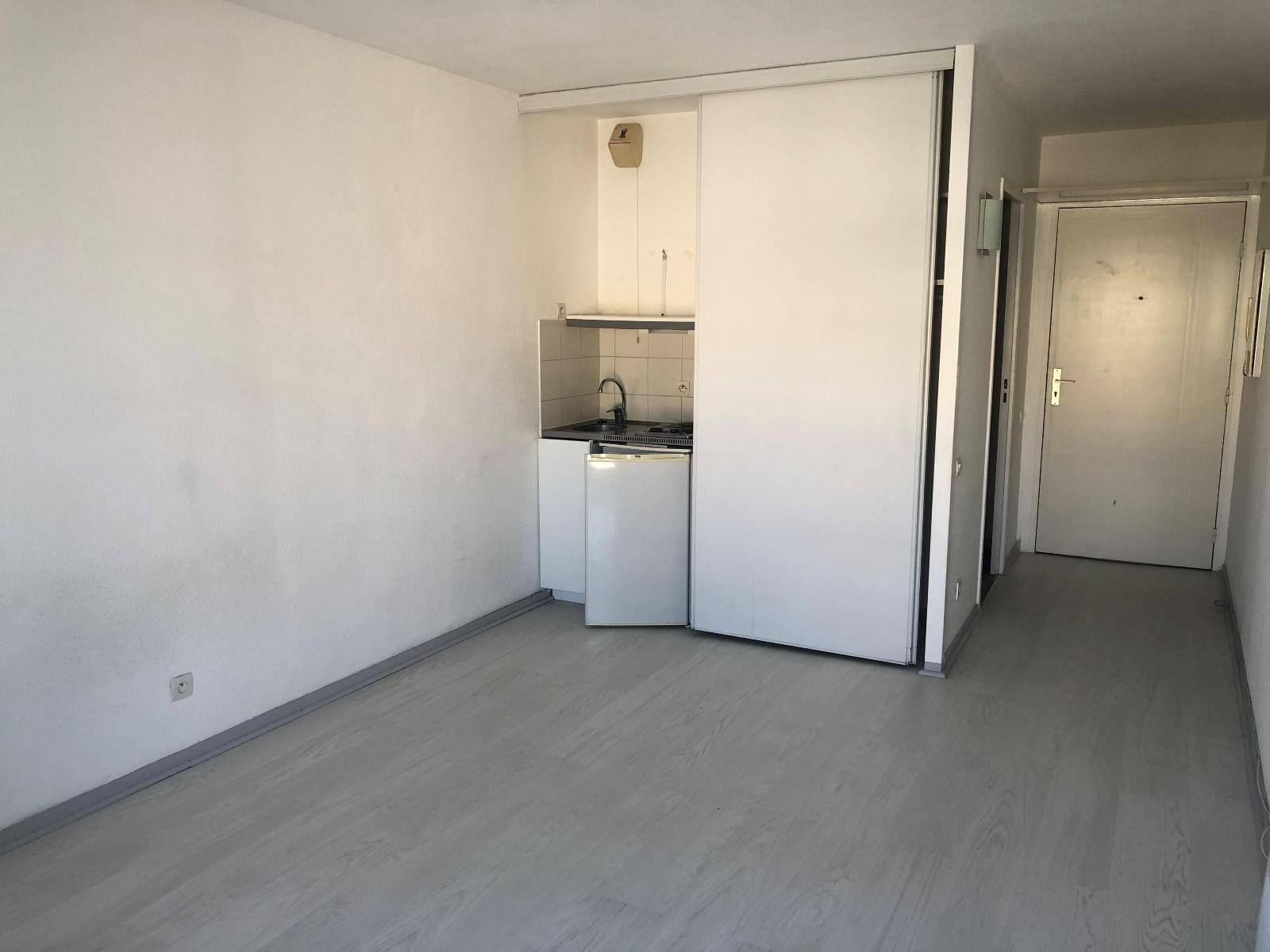 Appartement 1 pièce - 21m² - ST ETIENNE