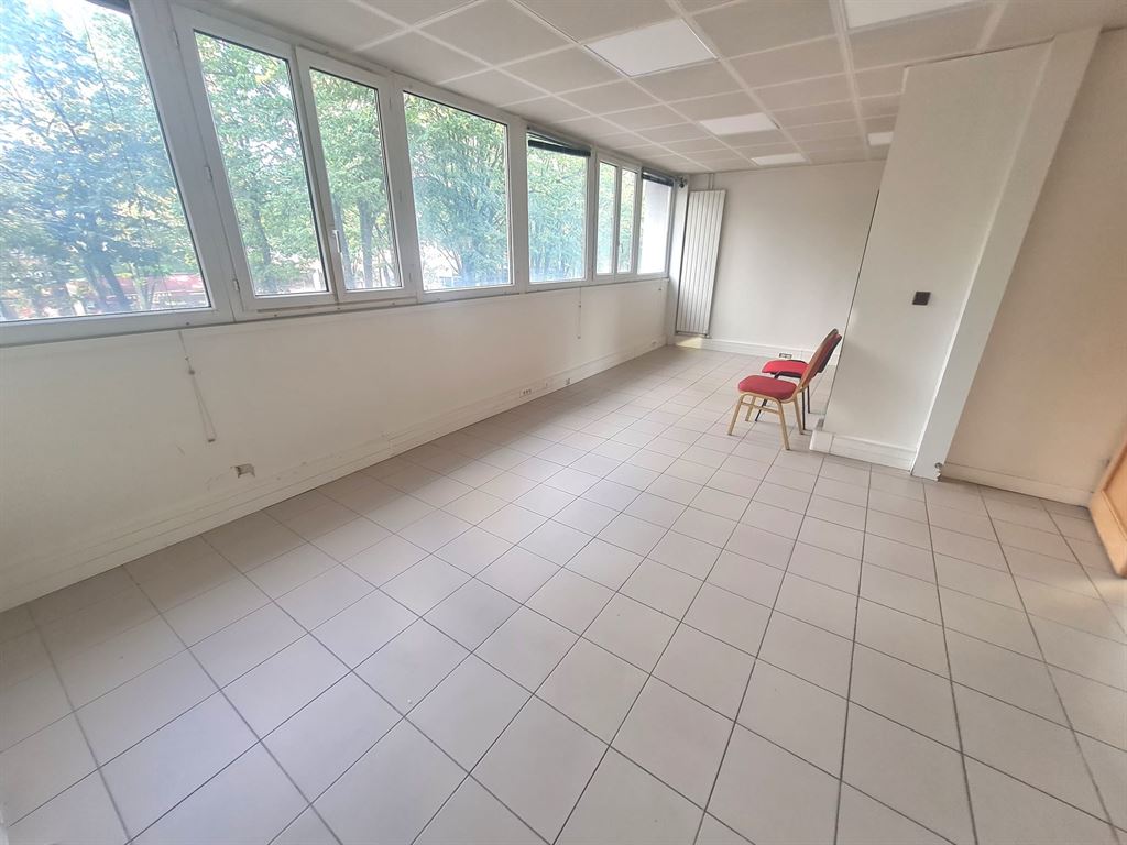 Local Professionnel  - 103m² - PARIS  - 13ème