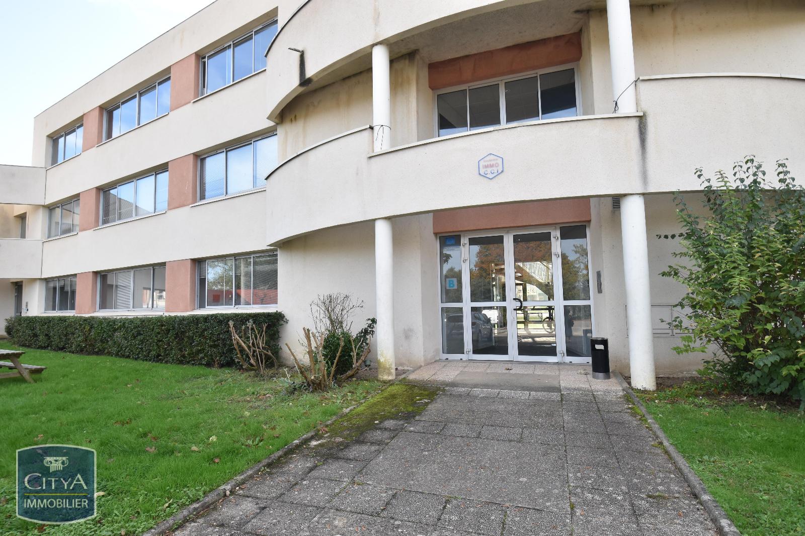 Local Professionnel  - 196m² - ESTILLAC