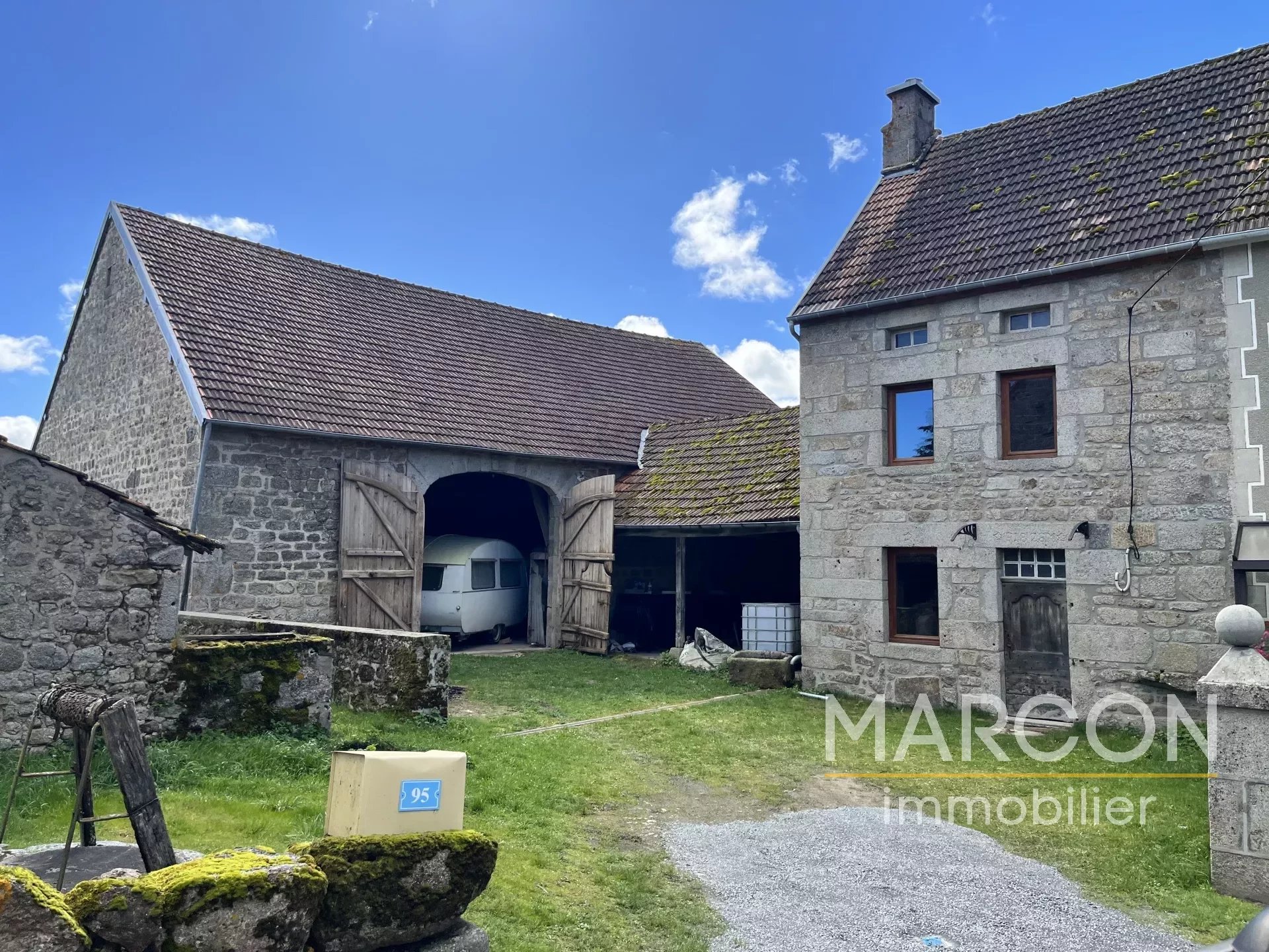 Maison 2 pièces - 65m² - AUBUSSON