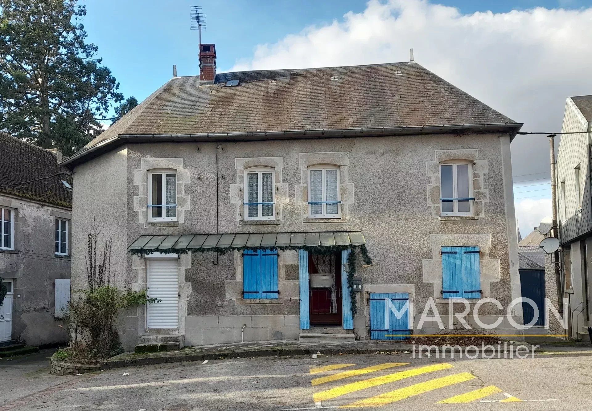 Maison 7 pièces - 90m² - ST SULPICE LES FEUILLES