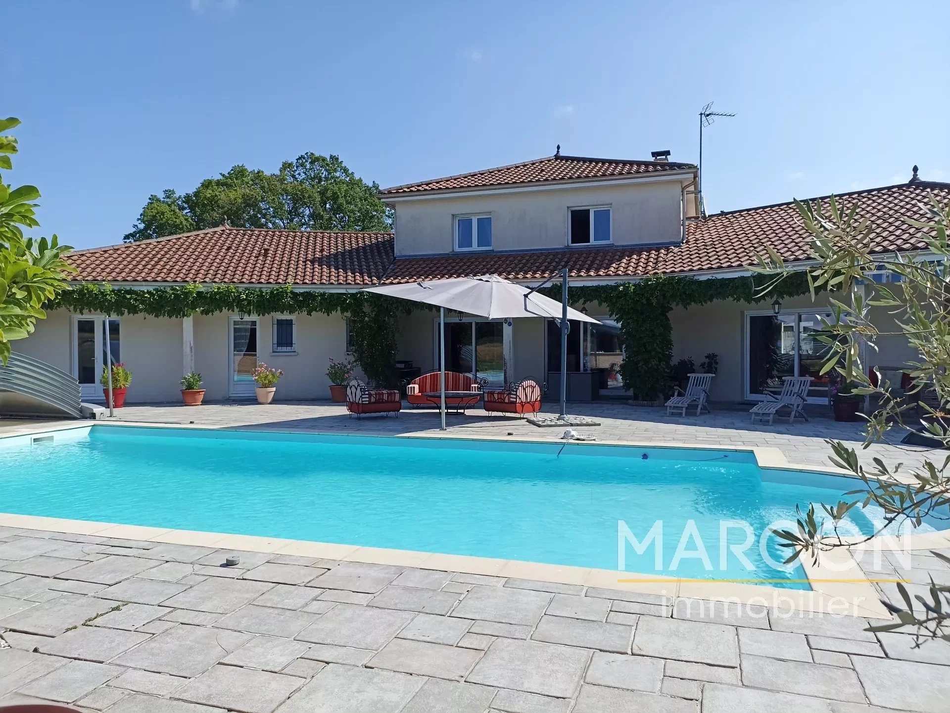 Maison 6 pièces - 264m² - ARNAC LA POSTE