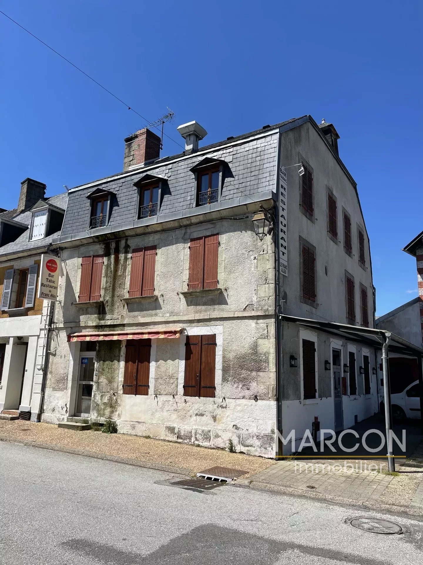 Maison 9 pièces - 220m² - BELLEGARDE EN MARCHE