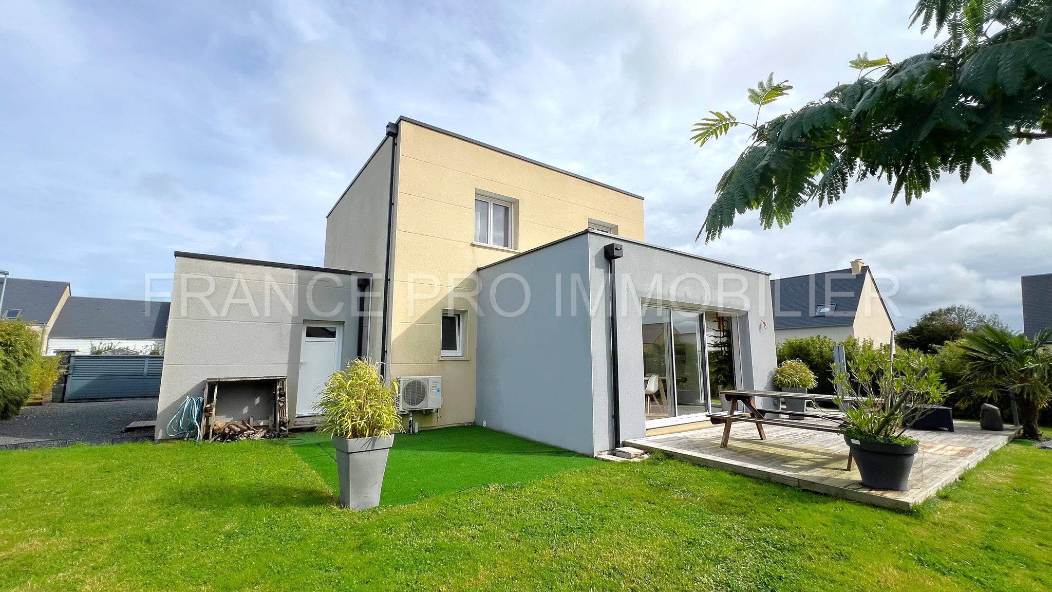 Maison 5 pièces - 124m² - QUERQUEVILLE