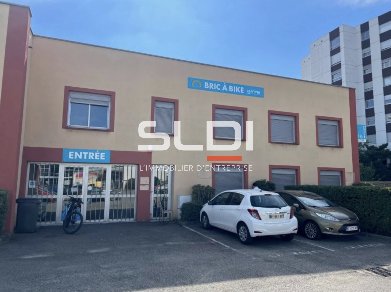 Local industriel  - 443m² - LYON  - 7ème