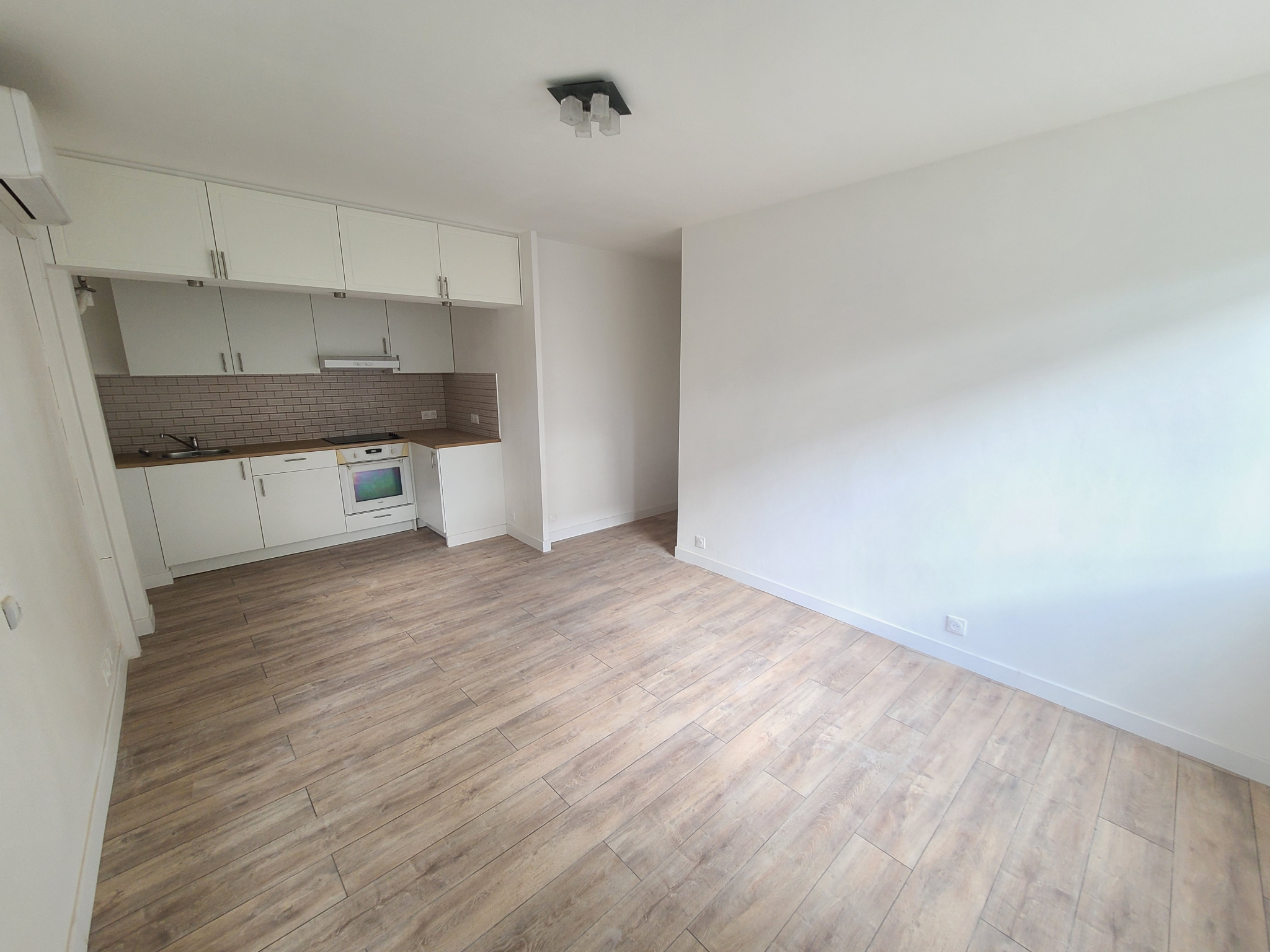 Appartement 2 pièces - 43m² - MARSEILLE  - 9ème