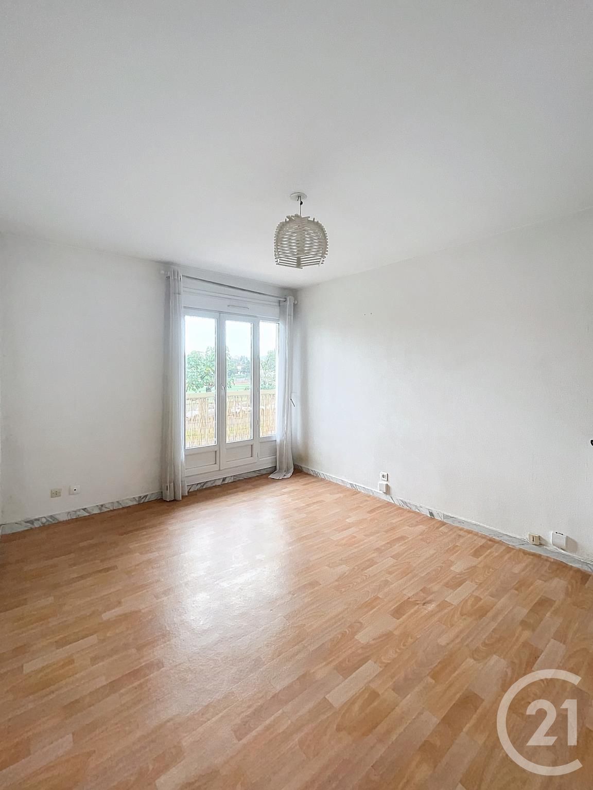 Appartement 1 pièce - 30m² - CLERMONT FERRAND