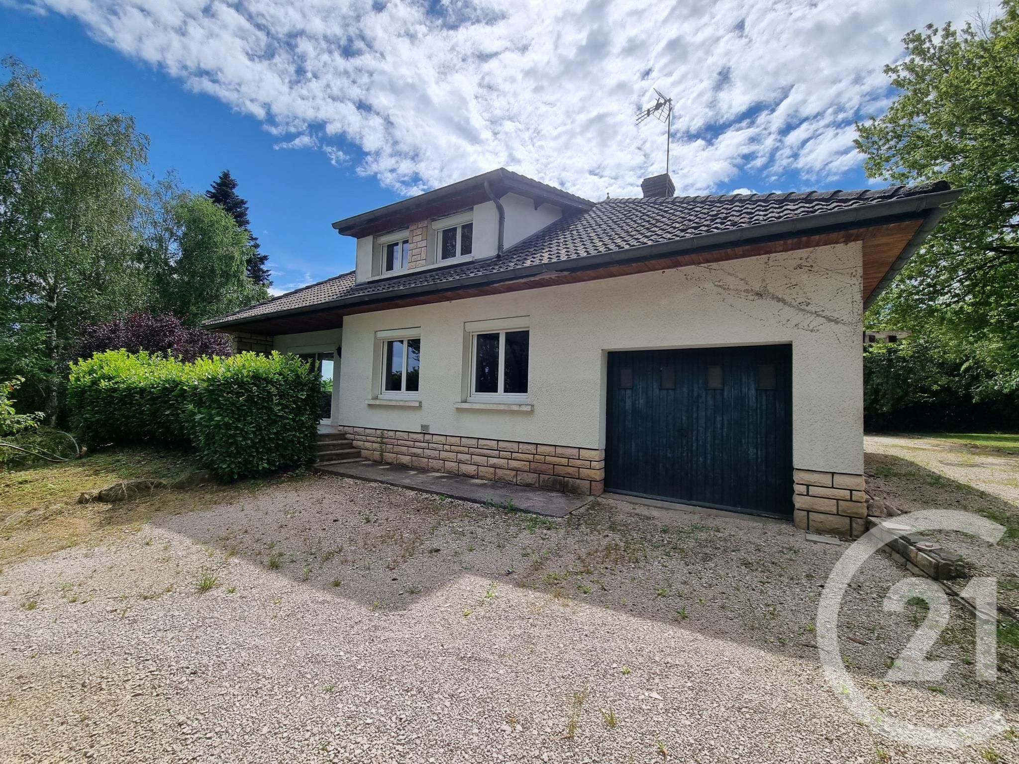 Maison 5 pièces - 117m² - ST USUGE