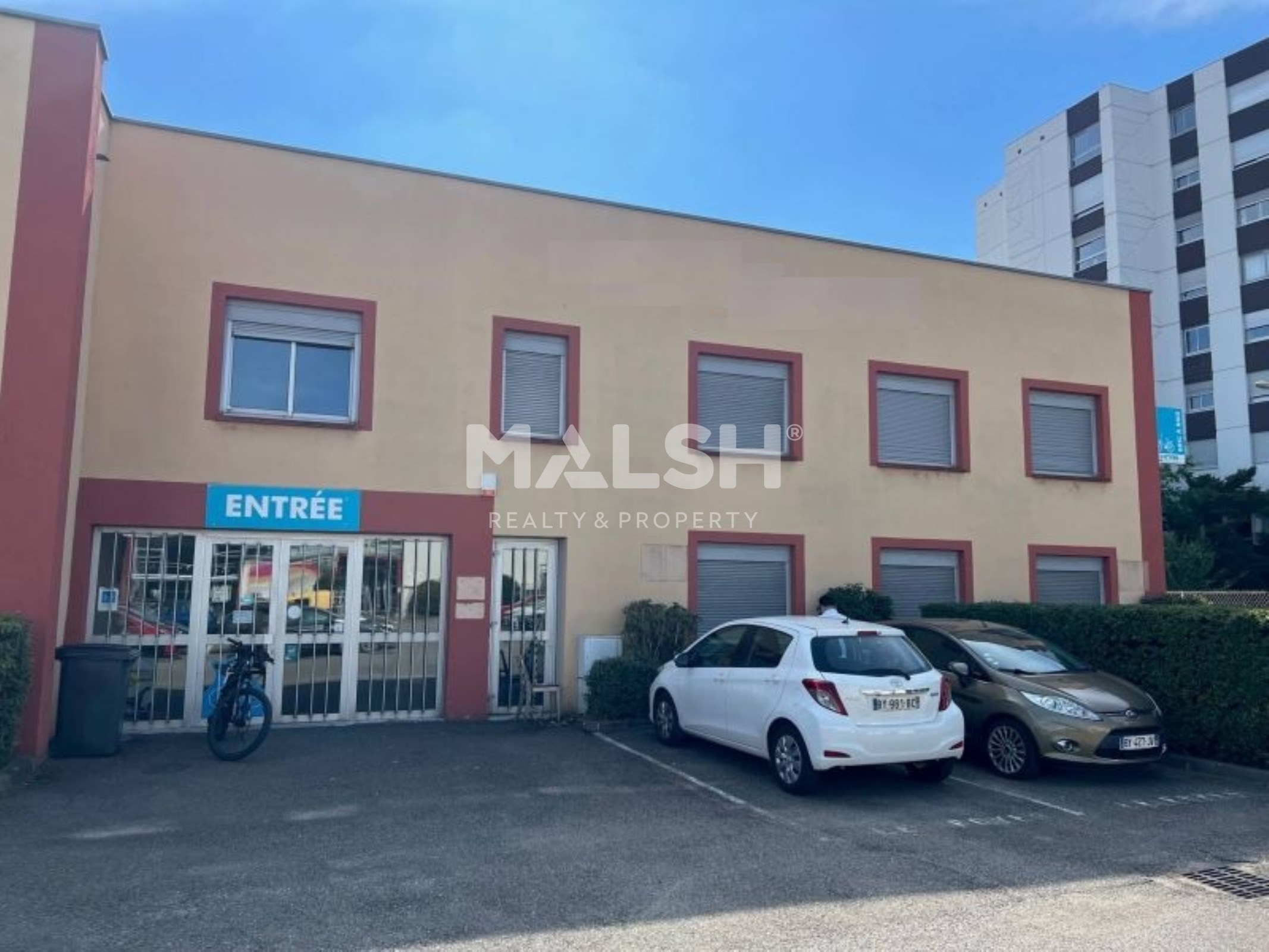 Local industriel  - 443m²