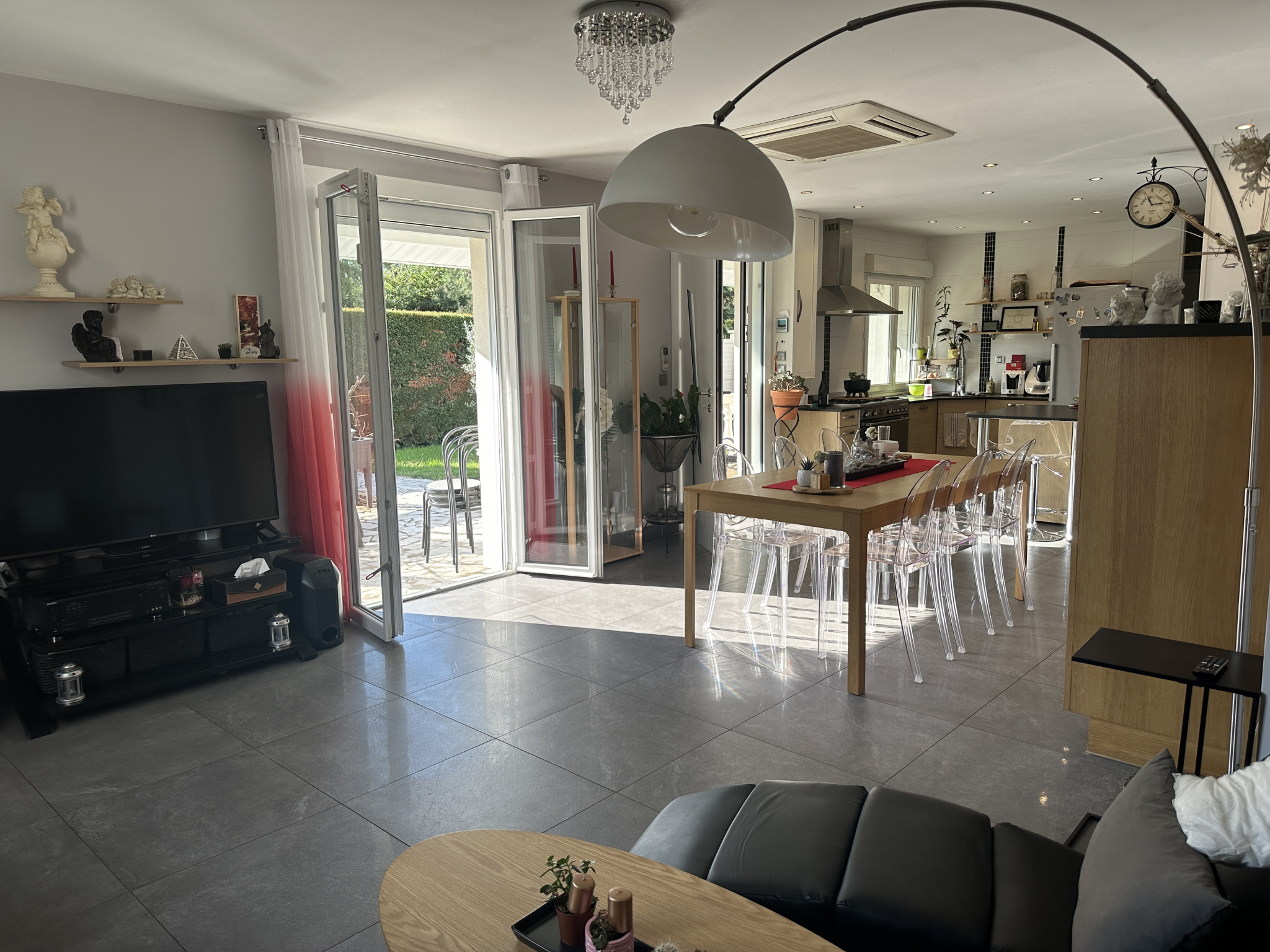 Maison 5 pièces - 105m² - VEAUCHETTE