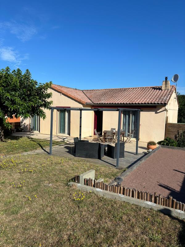 Maison 4 pièces - 87m² - ST HILAIRE DES LOGES