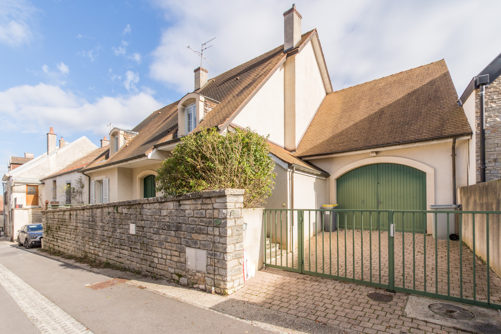 Maison 7 pièces - 180m² - TALANT