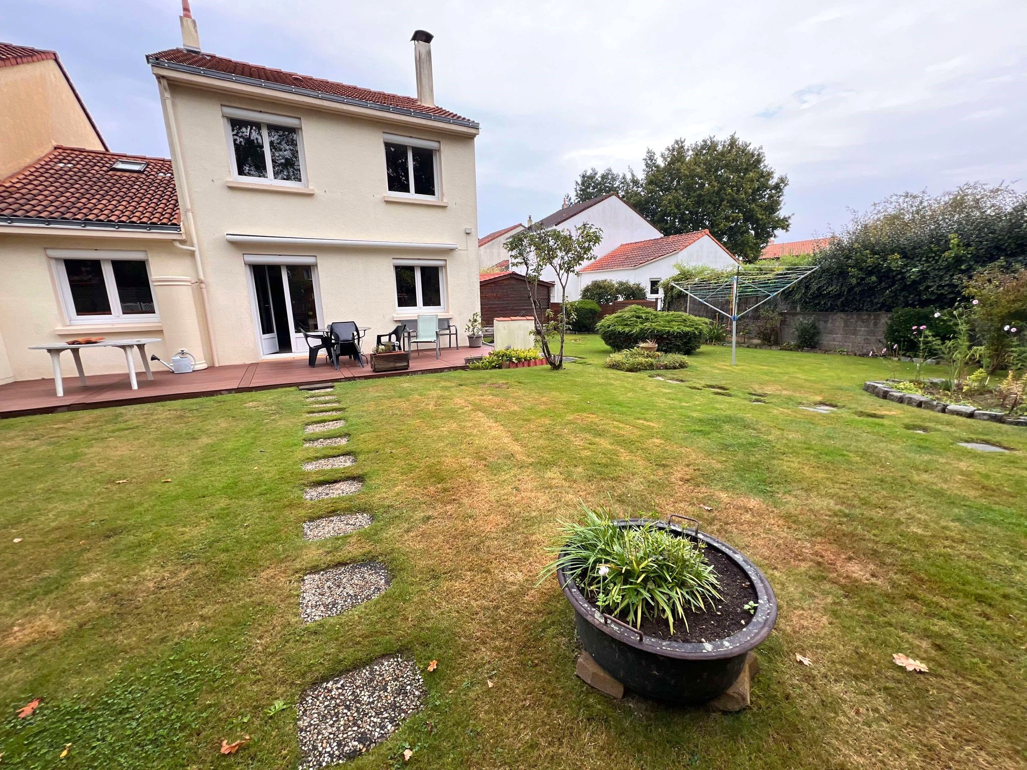 Maison 6 pièces - 97m² - ST SEBASTIEN SUR LOIRE