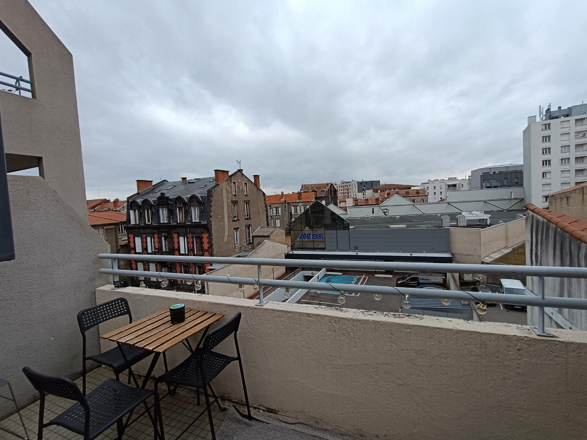 Appartement 2 pièces - 51m² - CLERMONT FERRAND