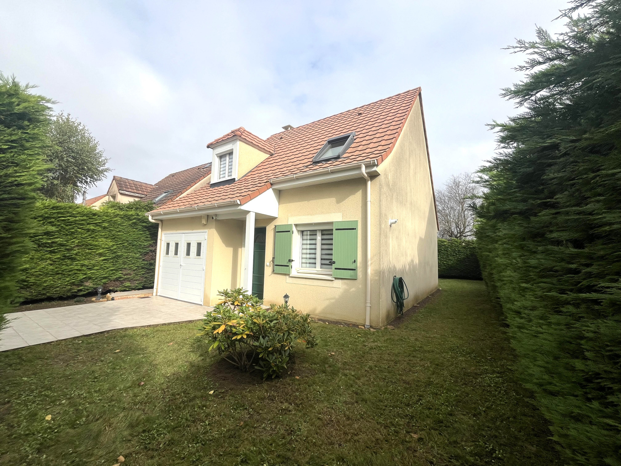 Maison 4 pièces - 75m² - MOISSY CRAMAYEL