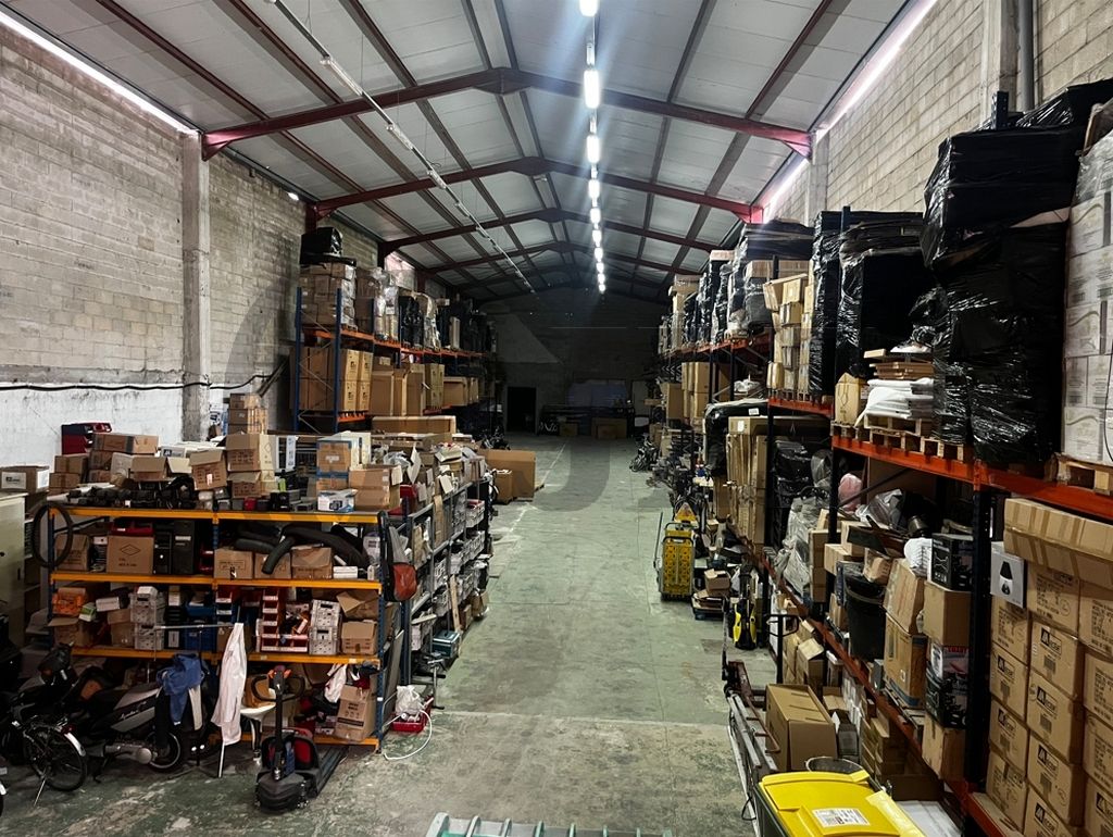 Local industriel  - 1 250m² - BAGNOLET