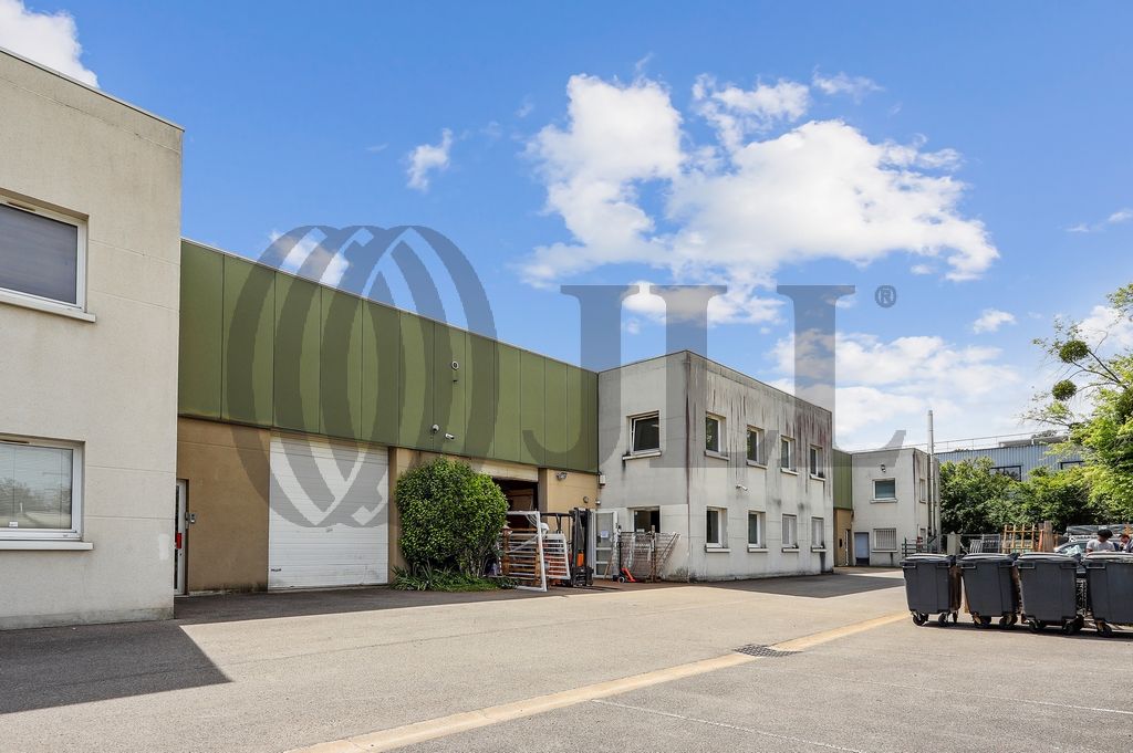 Local industriel  - 286m² - LINAS