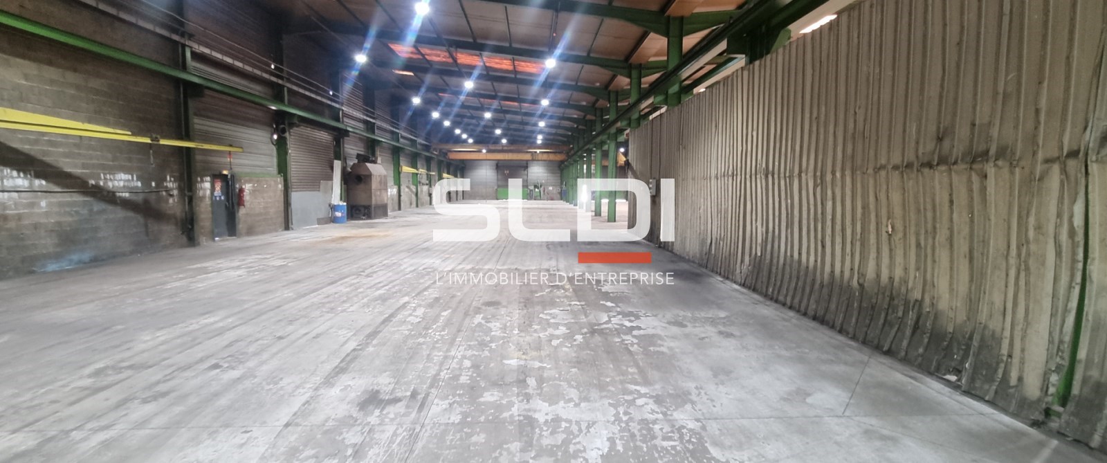 Local industriel  - 2 500m² - LORETTE