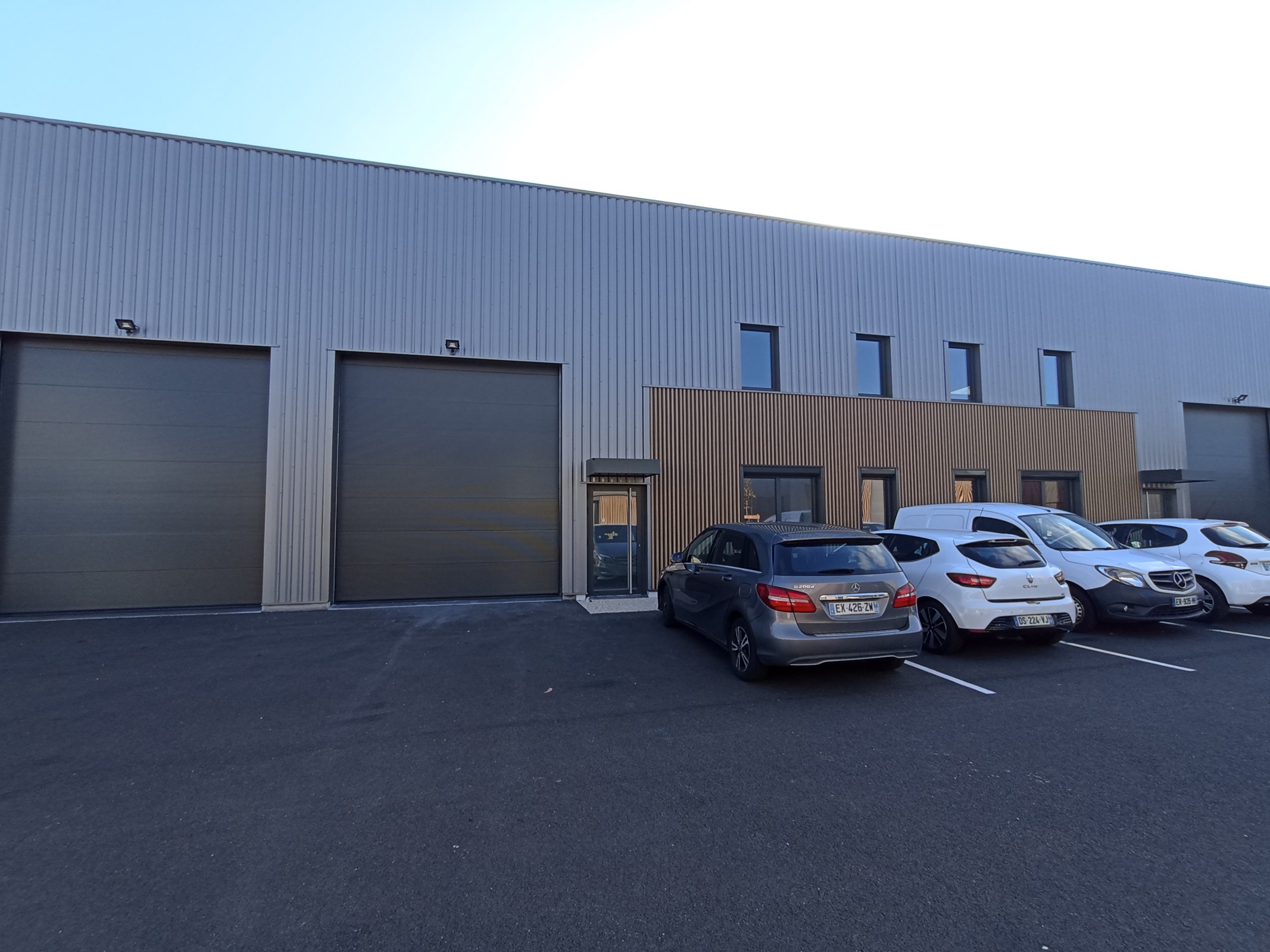 Local industriel  - 229m² - CHASSIEU