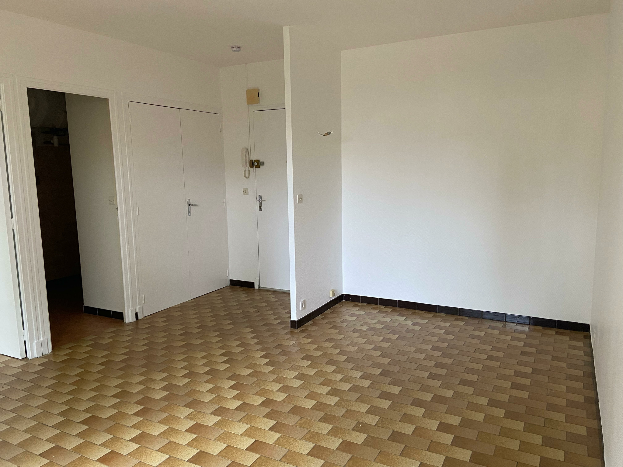 Appartement 1 pièce - 27m² - FLEURANCE