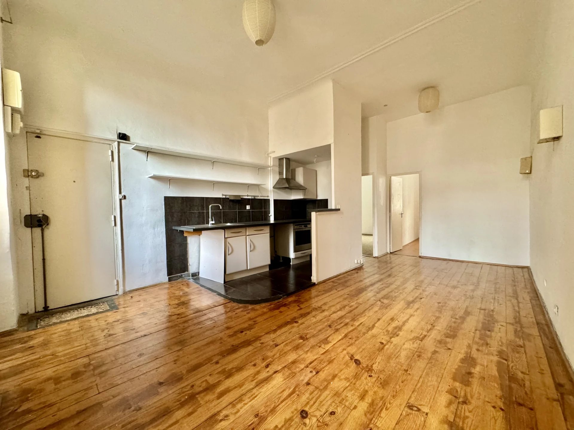 Appartement 3 pièces - 52m² - MARSEILLE  - 6ème