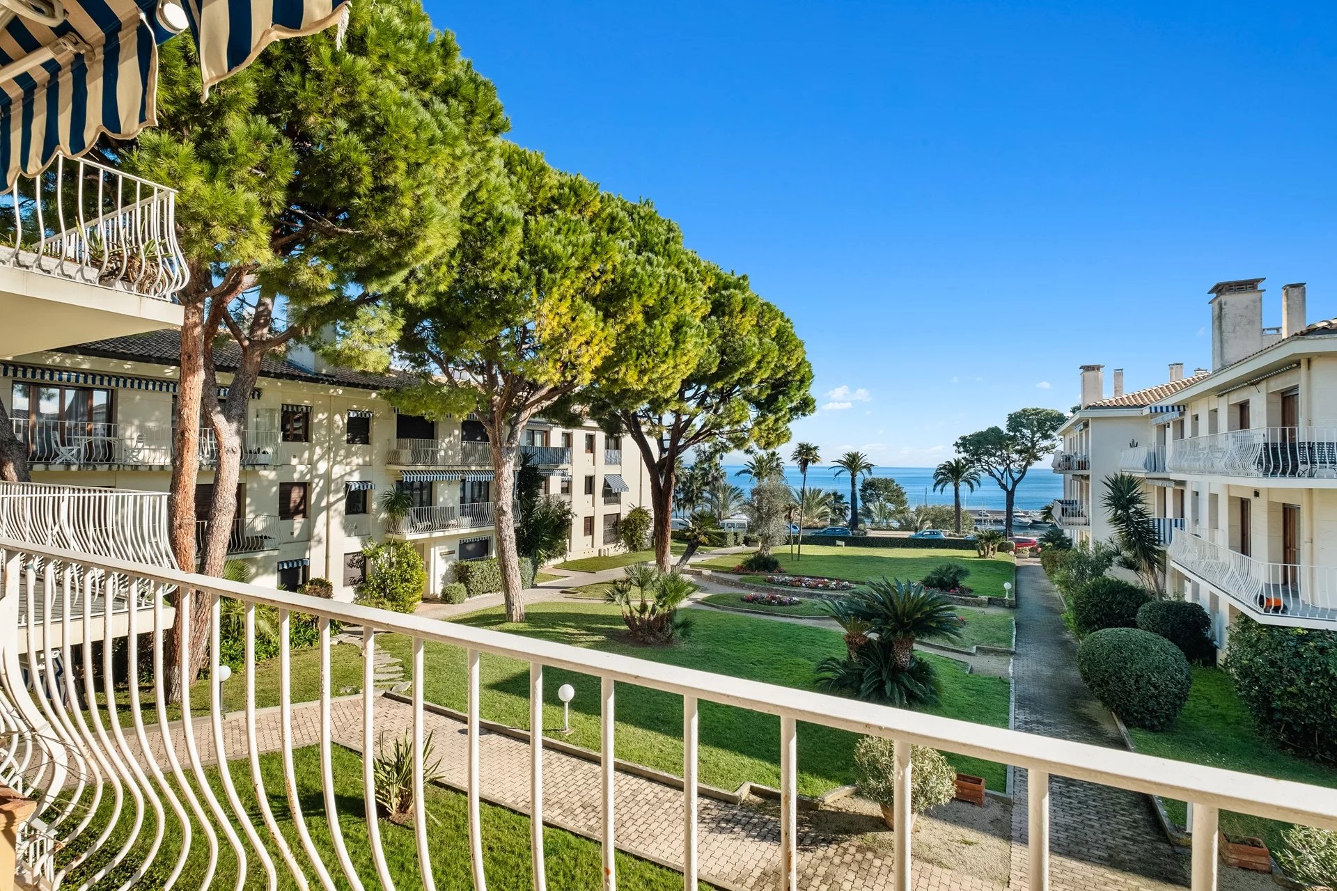 Appartement 3 pièces - 95m² - ST JEAN CAP FERRAT