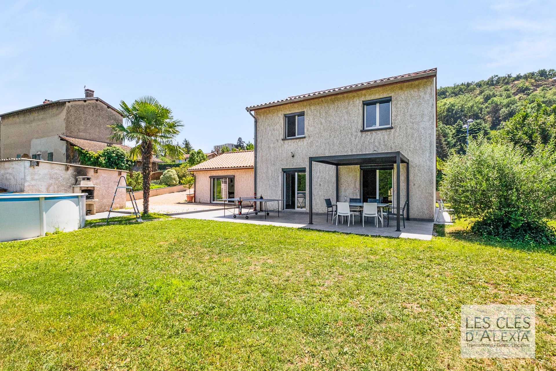 Maison 6 pièces - 157m² - ST ROMAIN EN GAL