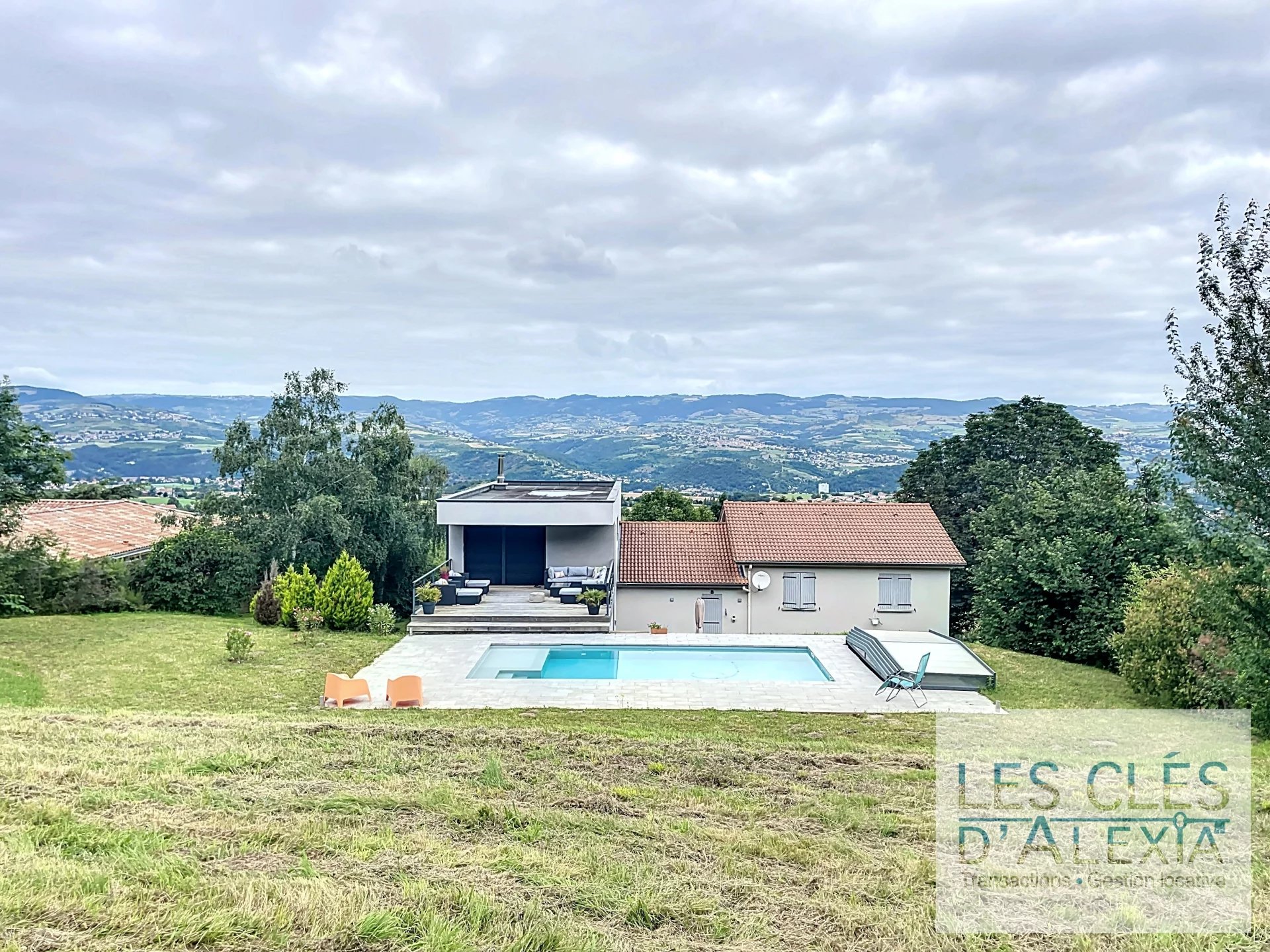 Maison 7 pièces - 207m² - CHATEAUNEUF