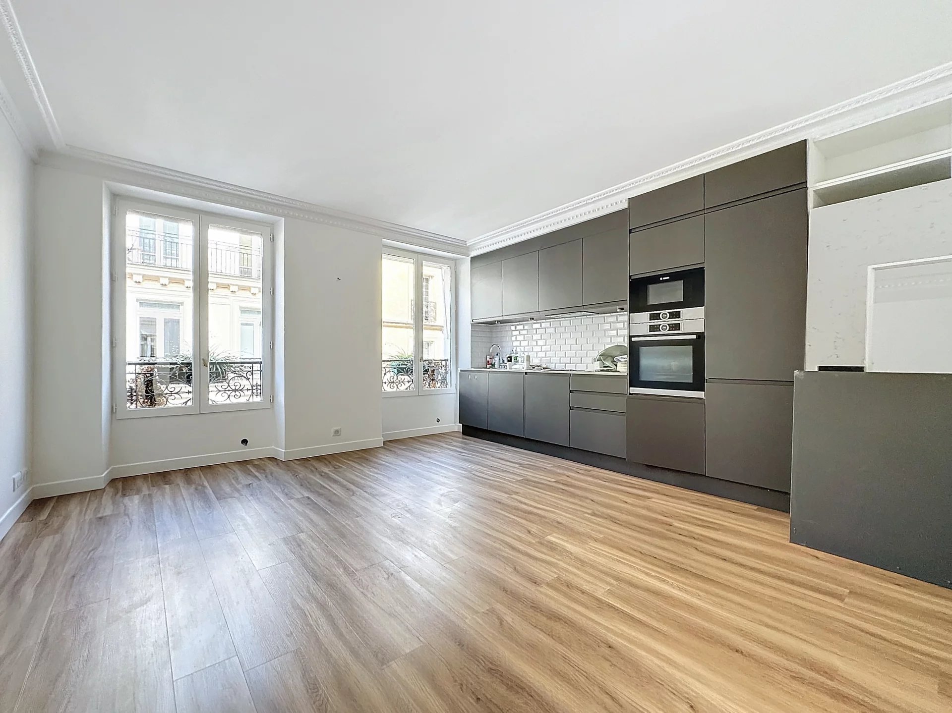 Appartement 4 pièces - 85m² - PARIS  - 8ème