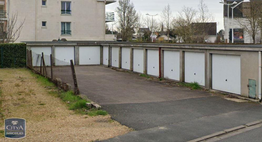 Parking  - ST CYR SUR LOIRE