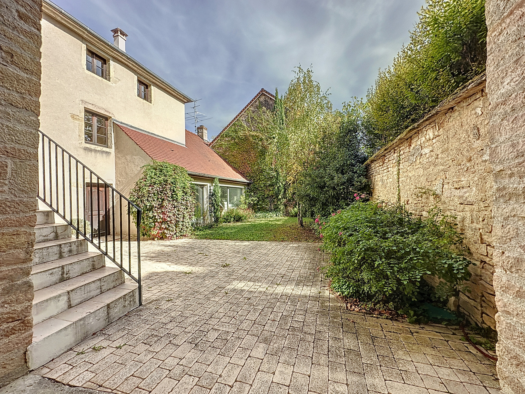 Maison 6 pièces - 170m² - FONTAINE LES DIJON